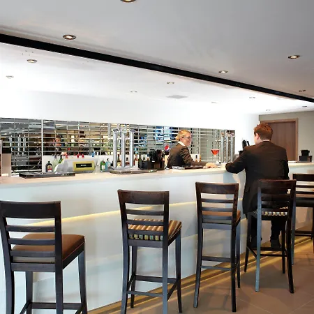 Hotel Bristol Filton By Ihg 4*