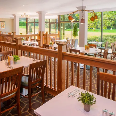 Hotel Bristol Filton By Ihg 4*