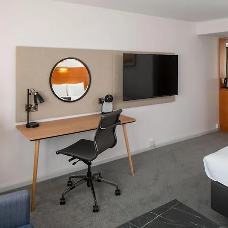 Hotel Bristol Filton By Ihg 4*