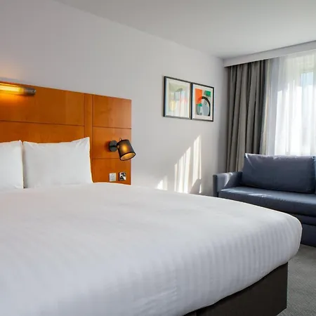 Hotel Bristol Filton By Ihg 4*