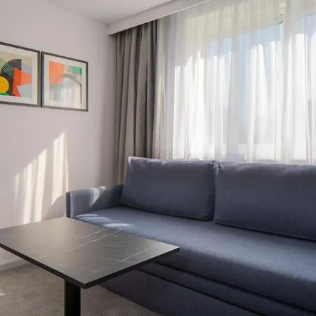 Hotel Bristol Filton By Ihg 4*